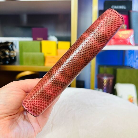 Gucci RARE Python Pink/Red Black Leather Silver Hardware Agenda Passport Holder - Picture 5 of 14